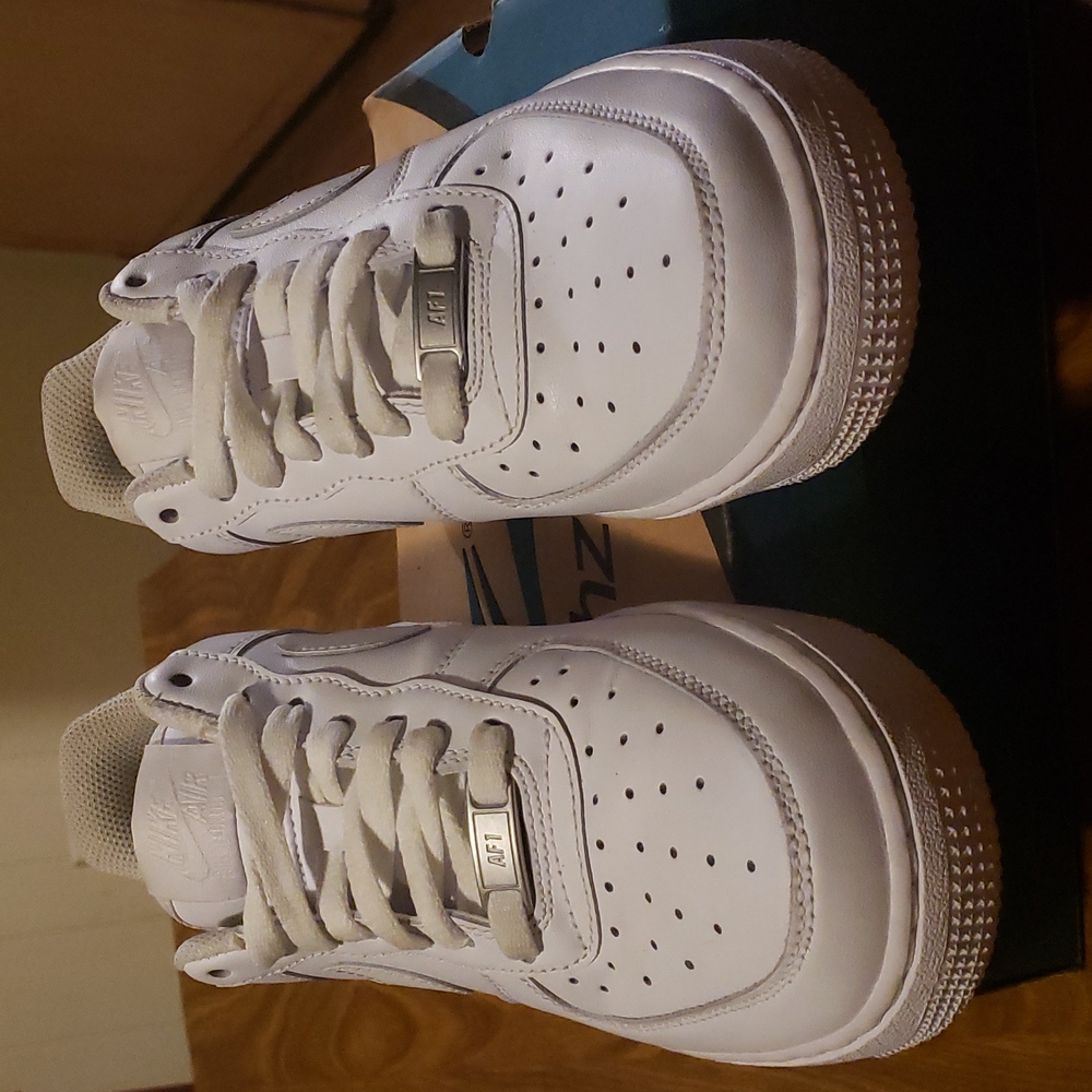 WOMENS AIR FORCE 1 JORDANS
